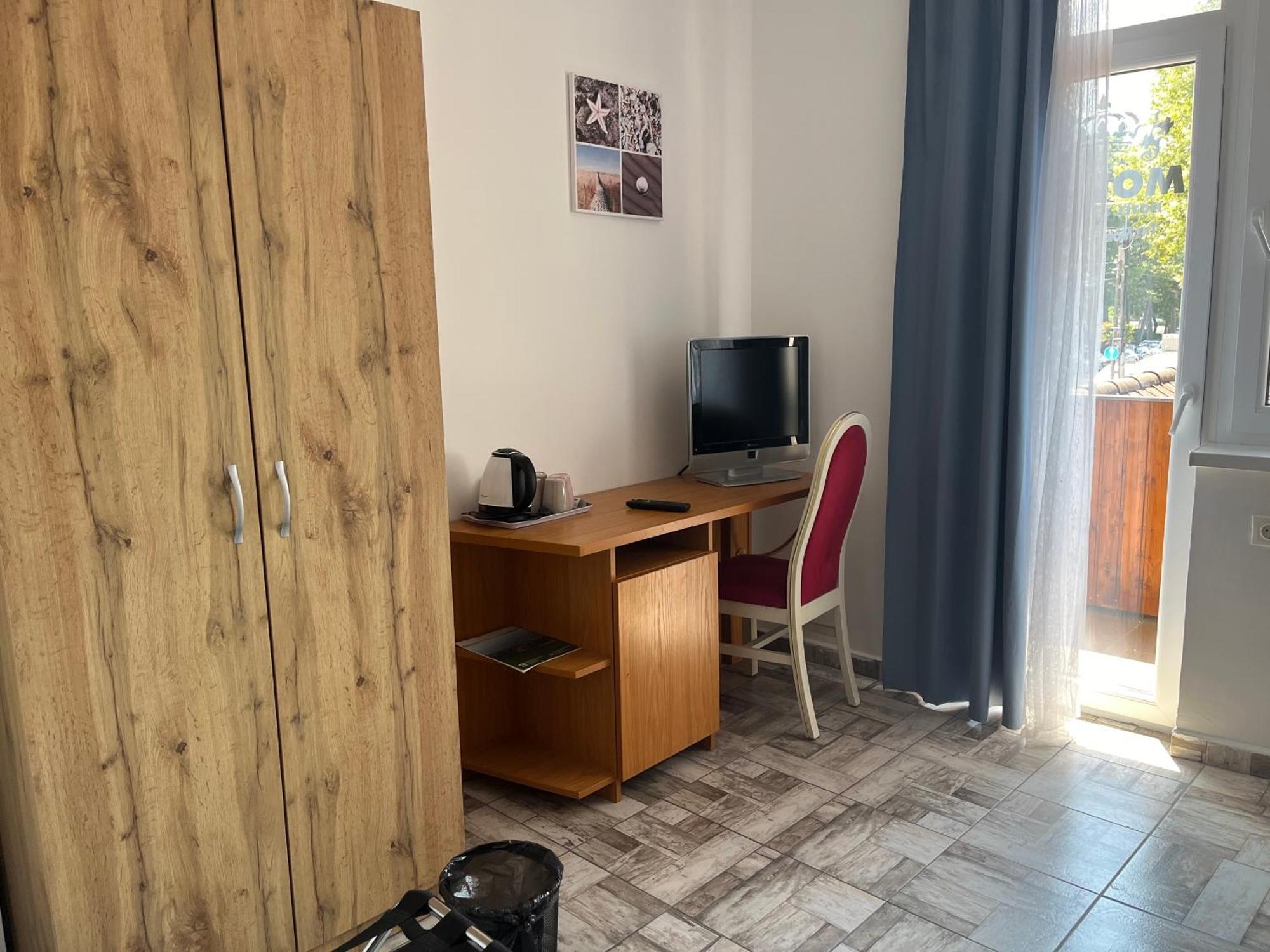 Fenyves Hotel Балатонфенивес Екстериор снимка